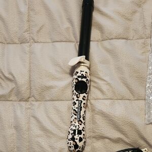 Beachwaver Curling Iron With Pink Leopard Print Design